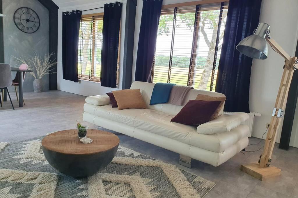 Vrijstaand / Landelijk Appartement Met Uitzicht! De Wijk Exteriör bild